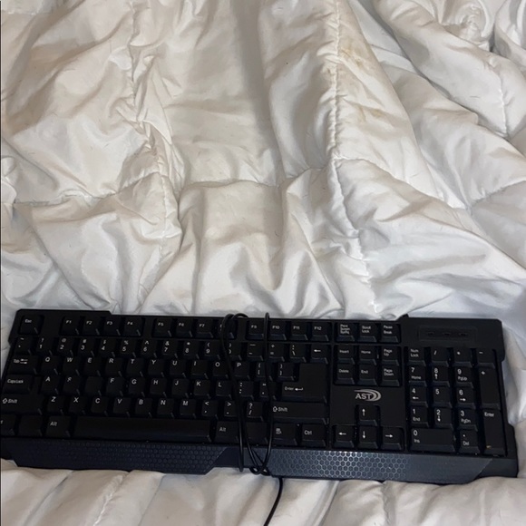 Keyboard attachable to laptop w USB port - Picture 1 of 1